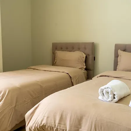 Papa's Apartmet Апартаменты Тирана